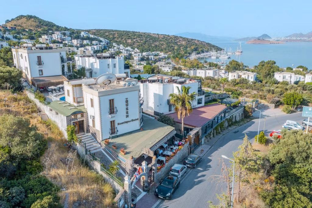 Queen Boutique Hotel Bitez — 4