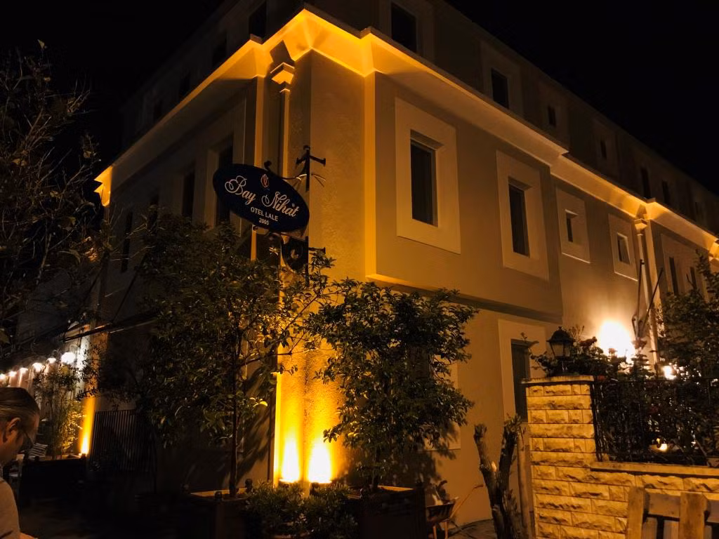 Bay Nihat Lale Otel — 2