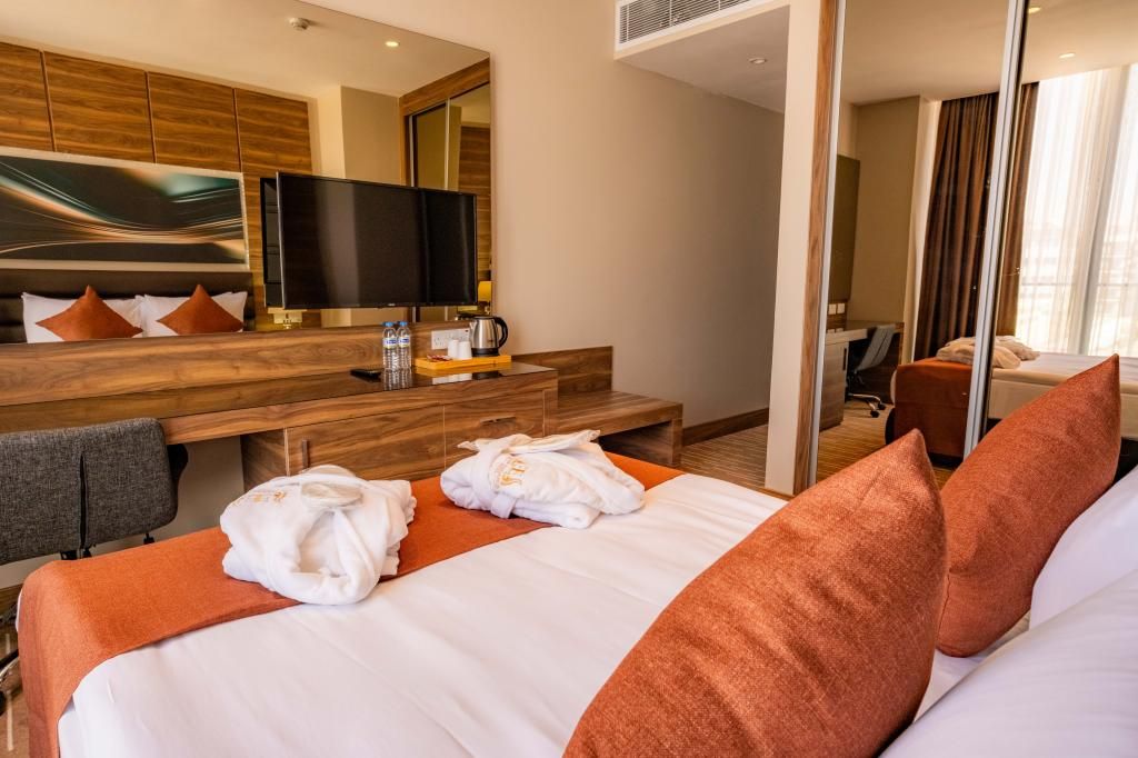 Ekor Elegance Hotel — 8
