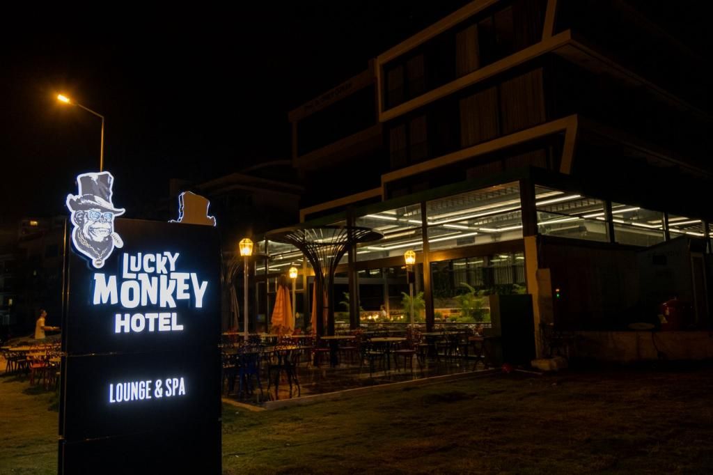 Lucky Monkey Hotel — 9