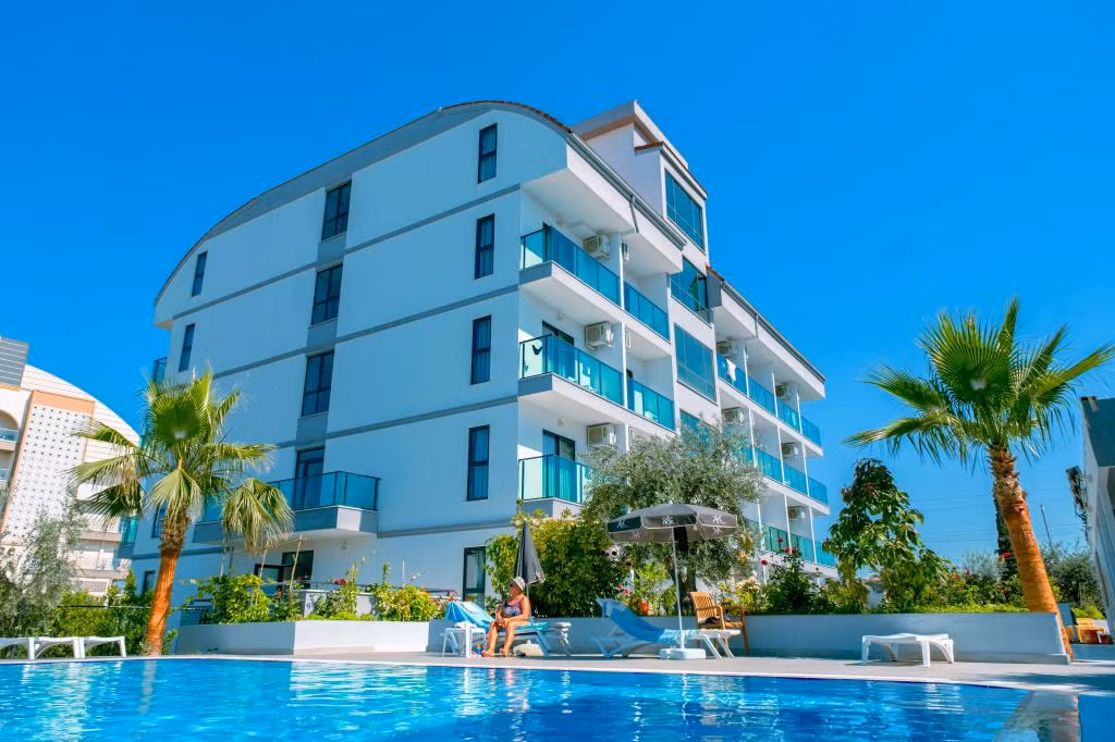 Silver Hotel — 4