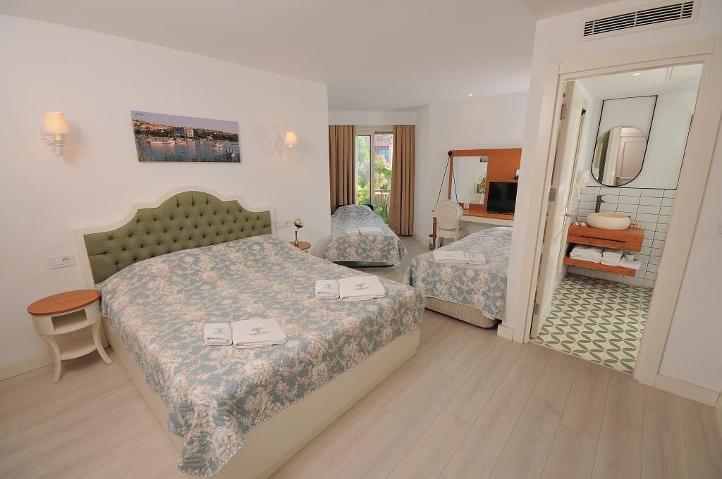 Giritlim Otel Çeşme — 2