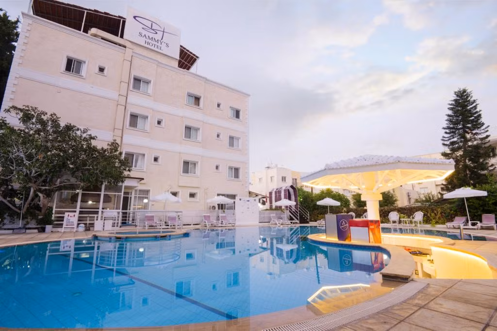 Sammys Hotel — 5