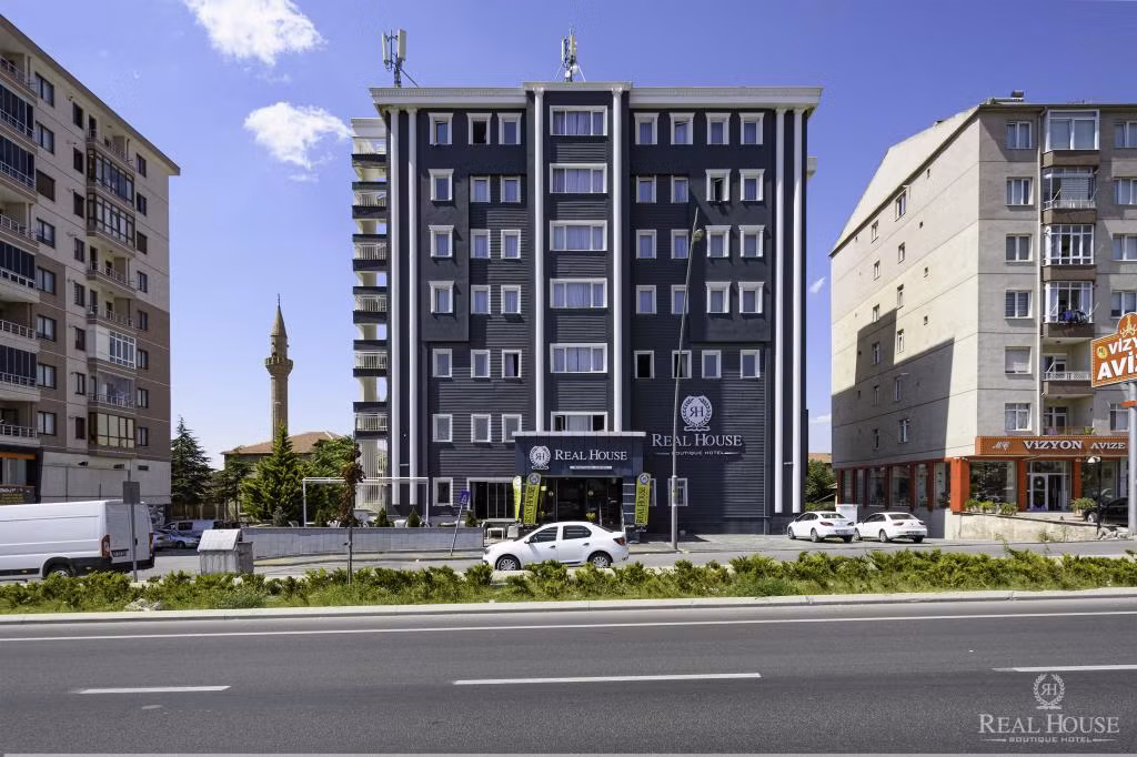 Real House Hotel  — 4