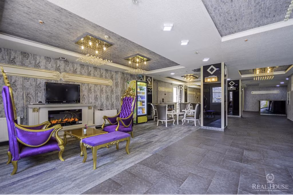 Real House Hotel  — 8