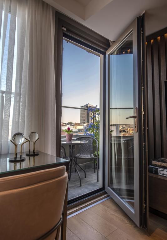 Valente Suites Hotel — 8