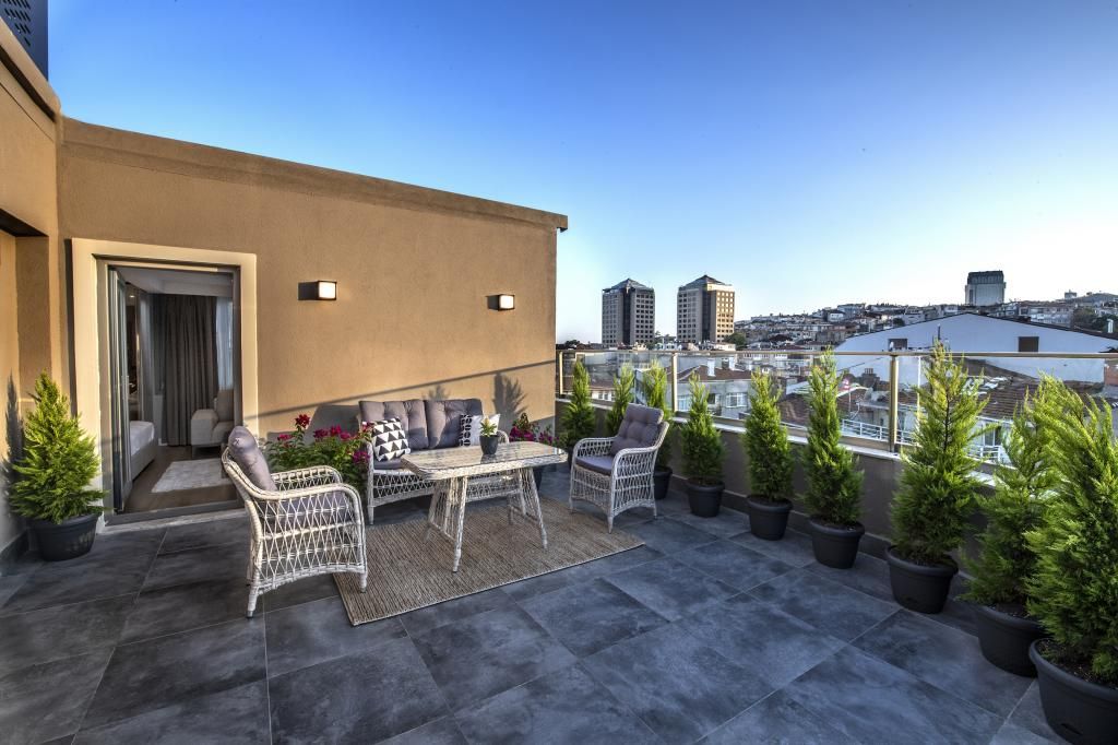 Valente Suites Hotel — 4