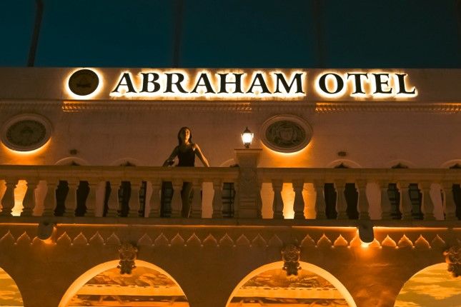 Abraham Otel — 3