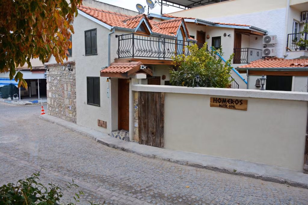 Homeros Butik Otel Çandarlı — 2