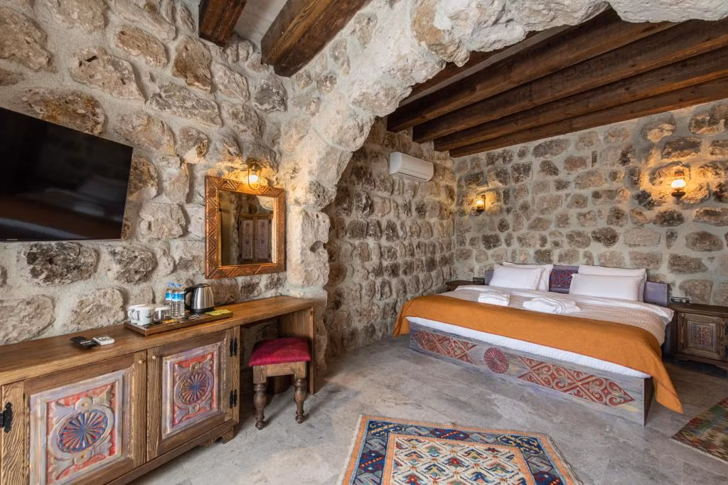 Foremanson Cave Hotel  — 5