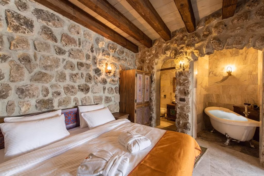 Foremanson Cave Hotel  — 6