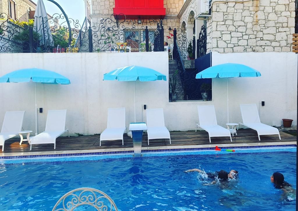 Aral Turkuaz Butik Otel Alaçatı — 9