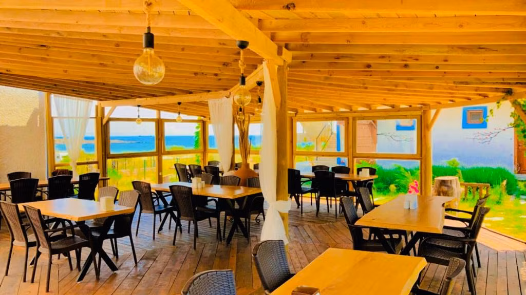 Sukha Inn Hotel & Beach — 4