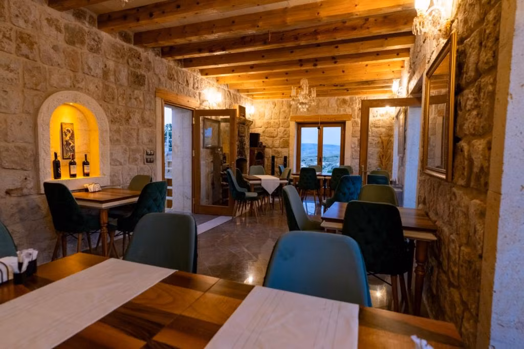 Solo Cave Suites — 3
