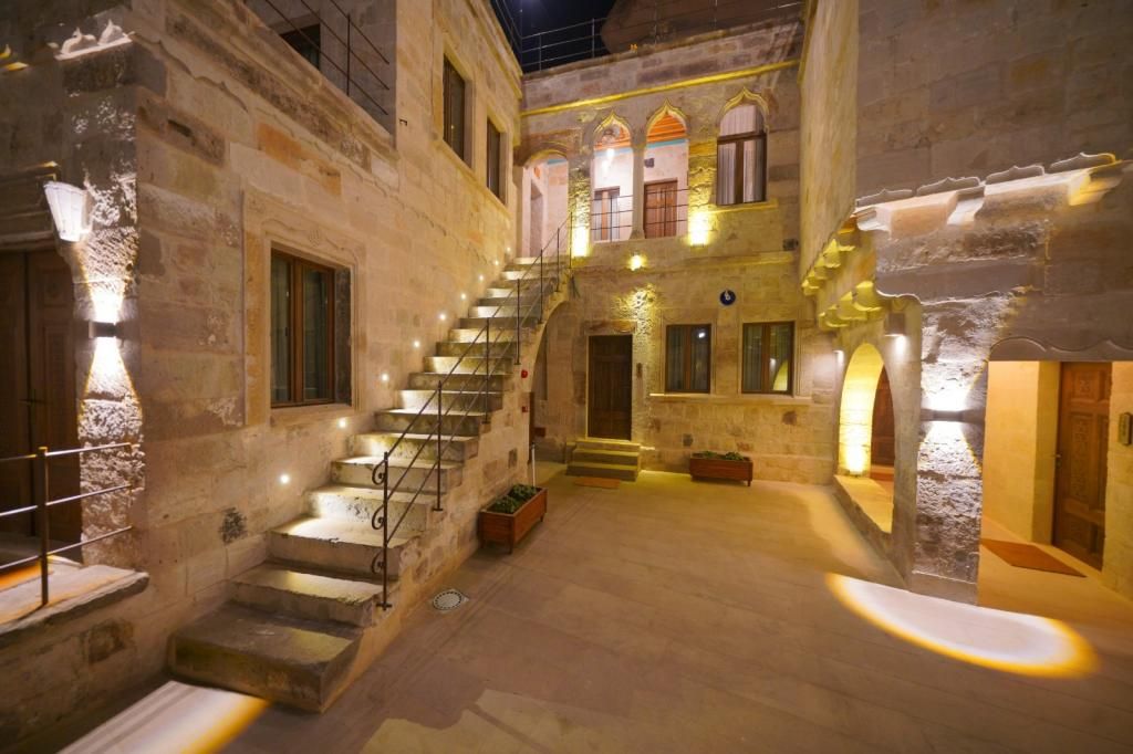 Secret Hill Cave Suites — 9