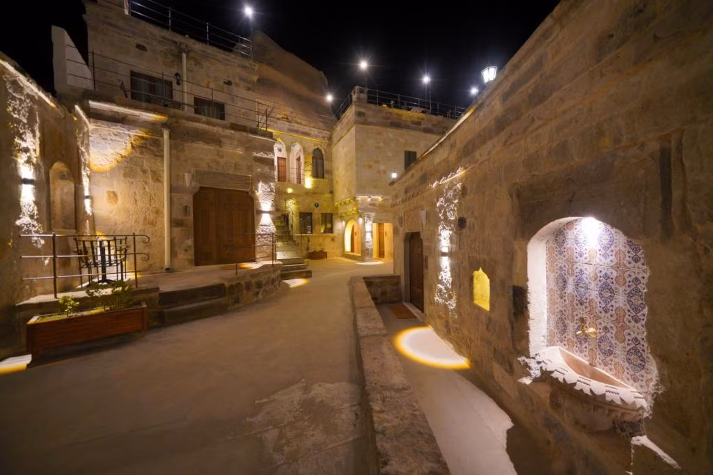 Secret Hill Cave Suites — 4