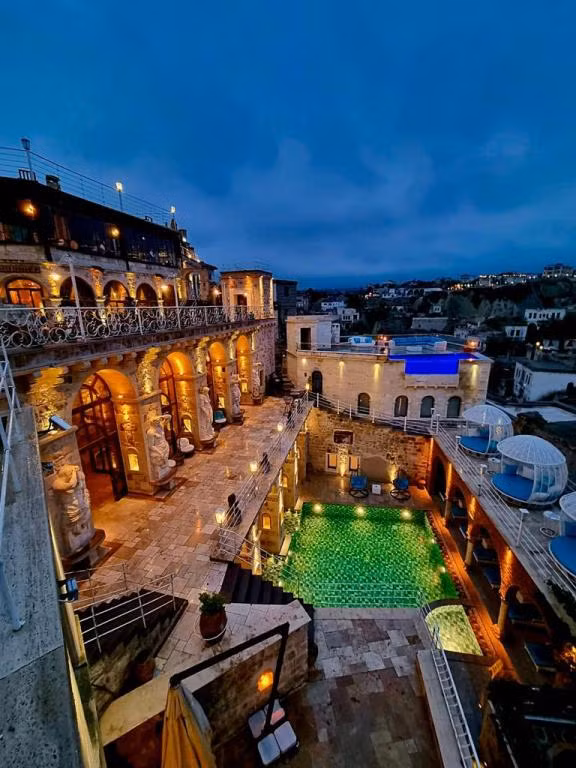 Elika Cave Suites Spa — 3