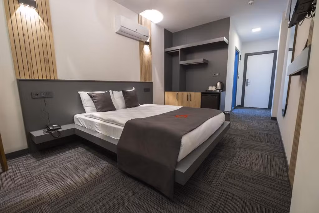 Abbara Hotel Çiğli — 3