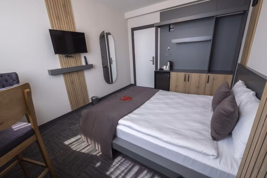 Abbara Hotel Çiğli — 6