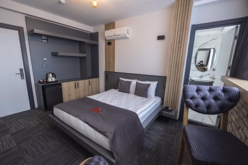 Abbara Hotel Çiğli — 7