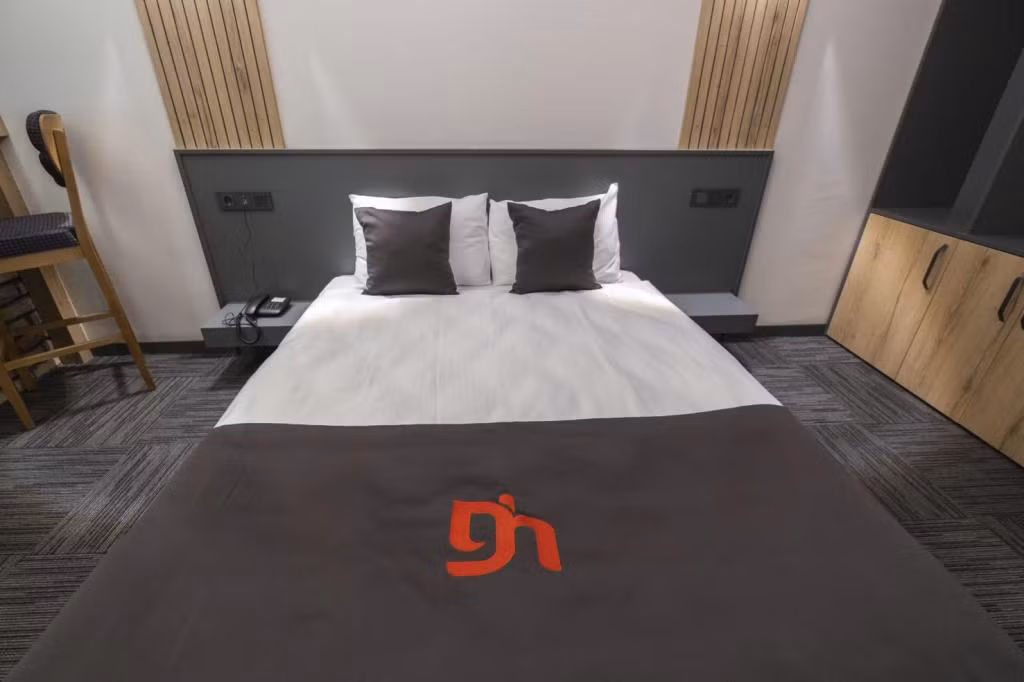 Abbara Hotel Çiğli — 8