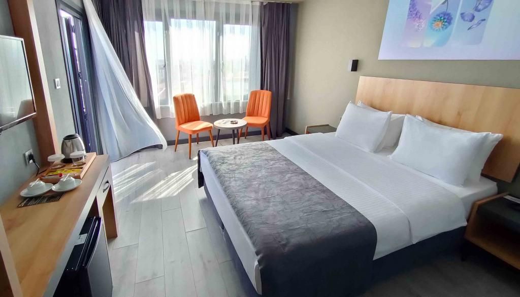 Mills Hotel — 6