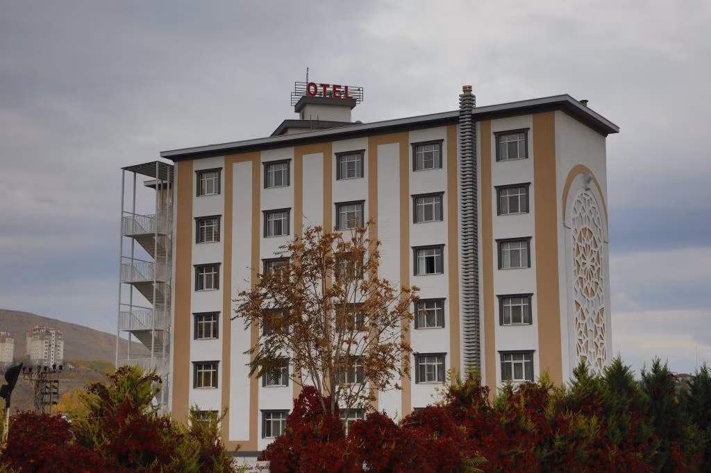 Tiryandafil Otel — 2