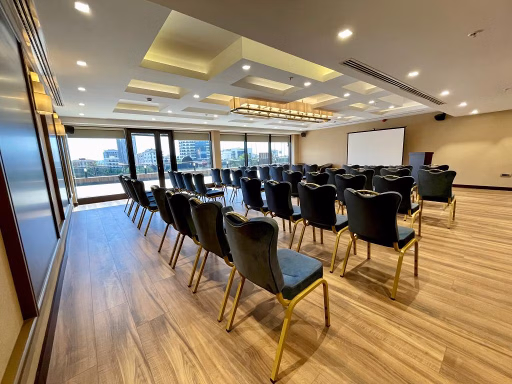 Days Hotel by Wyndham Istanbul Maltepe — 7