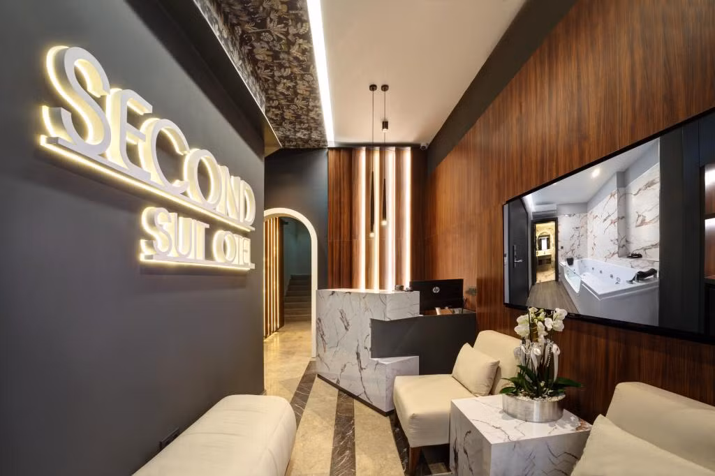 Second Hotel — 4