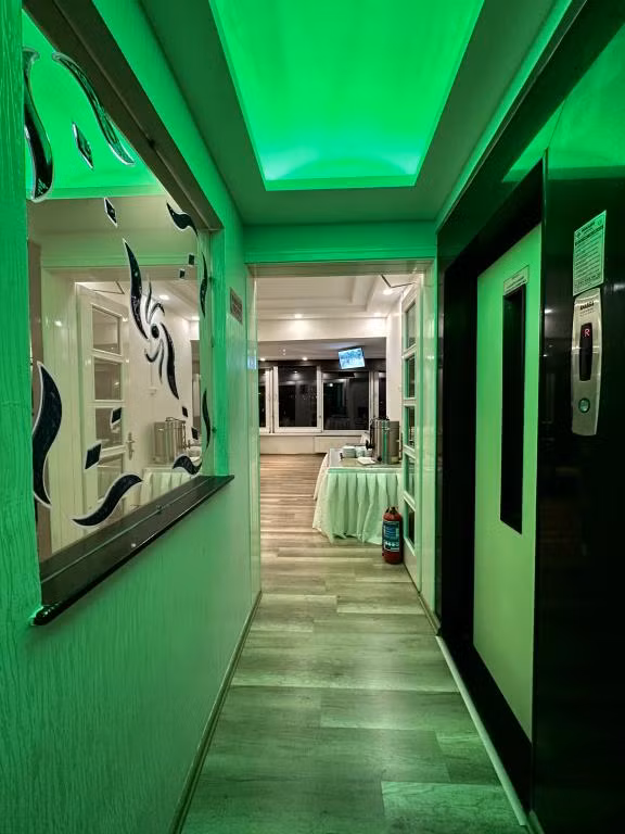 Headman Hotel — 4