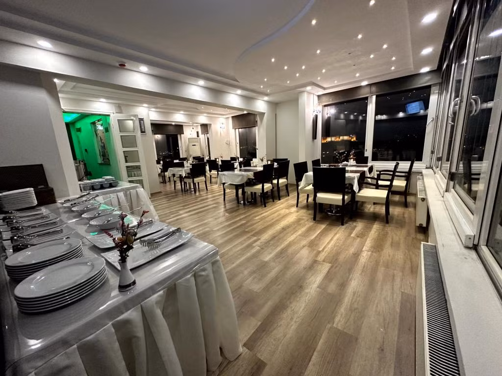 Headman Hotel — 3