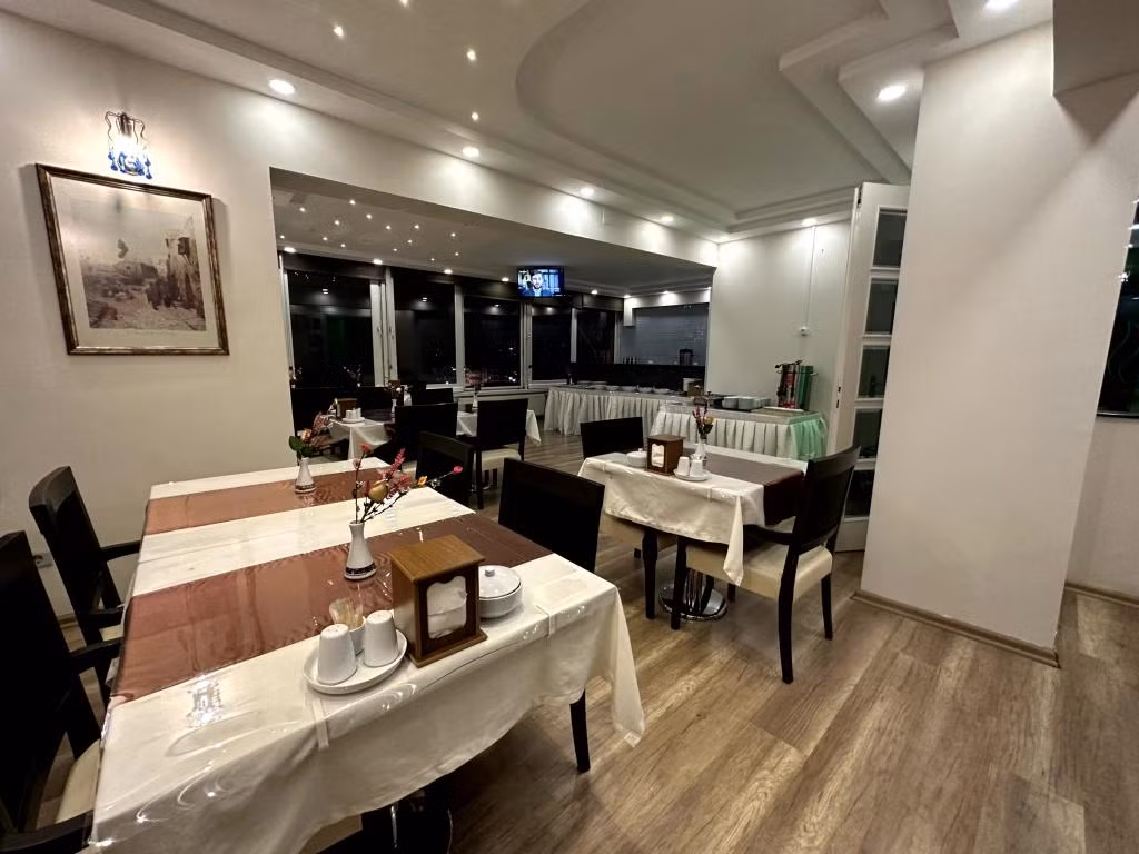 Headman Hotel — 2
