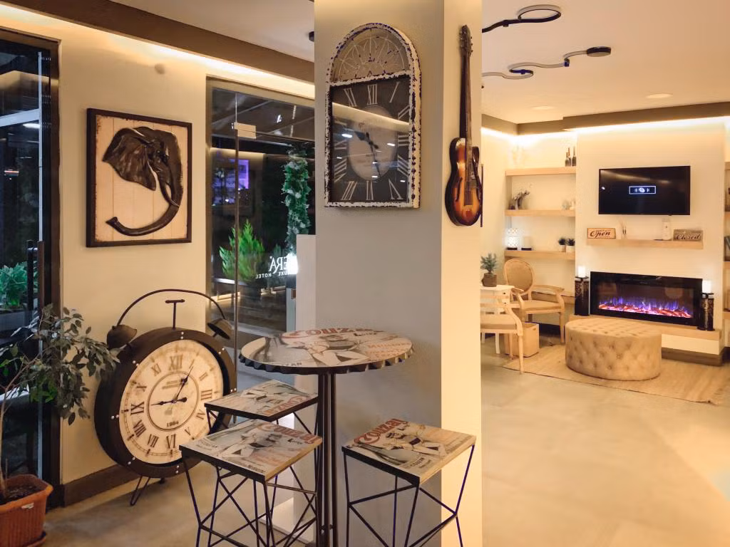 Lopera Deluxe Hotel — 6