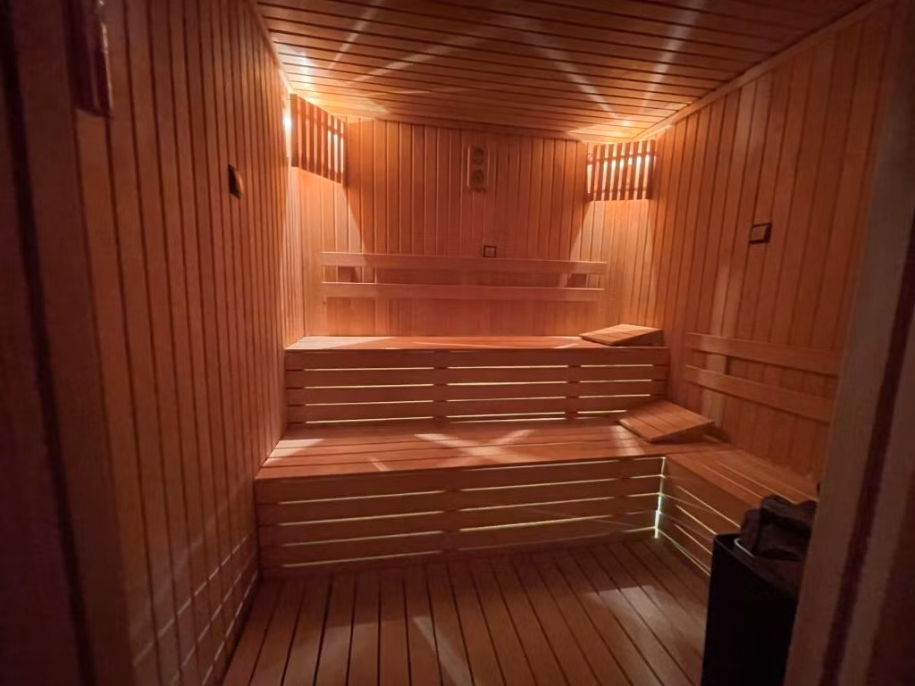 Le Luxe Suites Hotel & Spa — 5