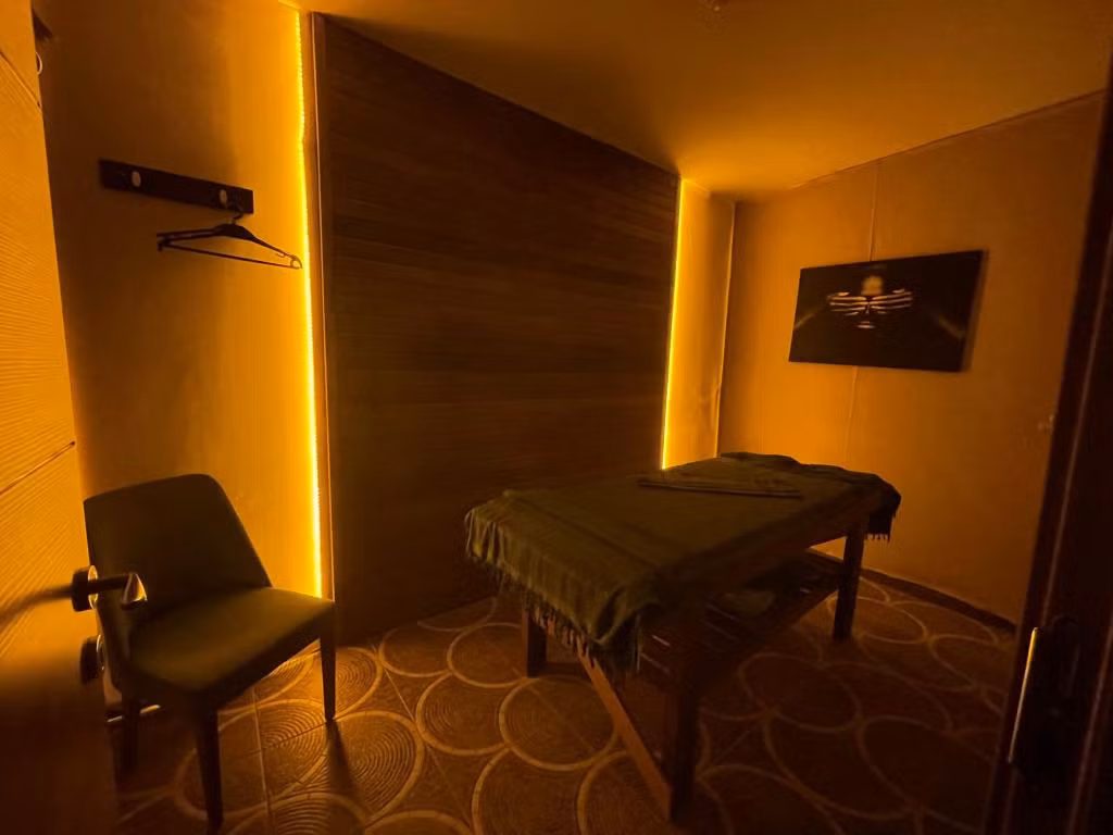 Le Luxe Suites Hotel & Spa — 7