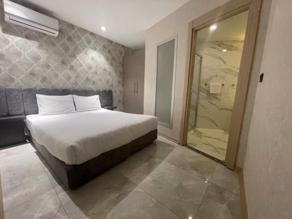 Le Luxe Suites Hotel & Spa — 3