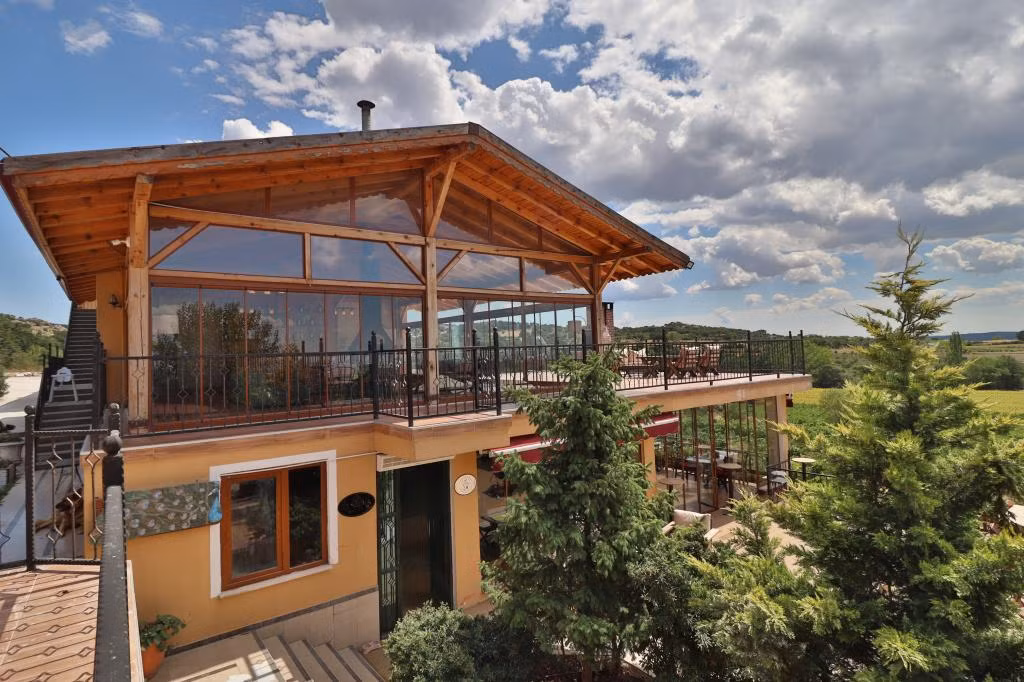 Dessera Vineyards Hotel — 2