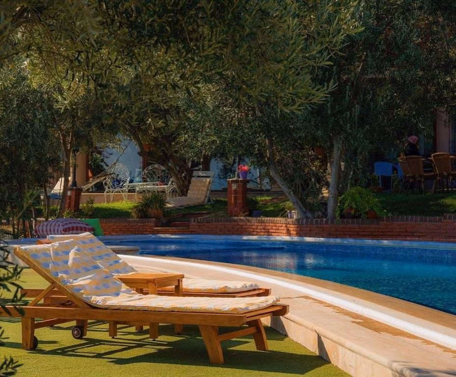 Aeneas Hotel — 8
