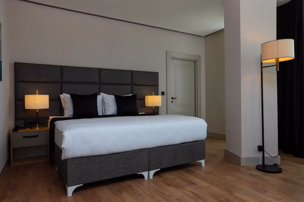 Brand Business Hotel — 5