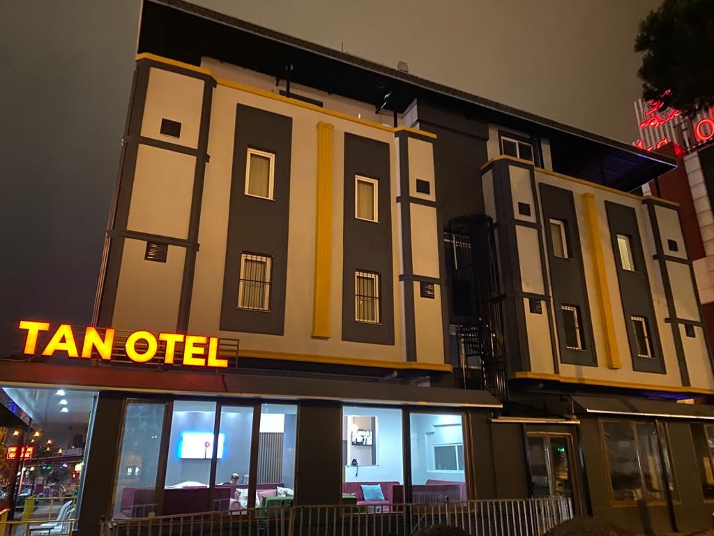 Tan Otel — 2