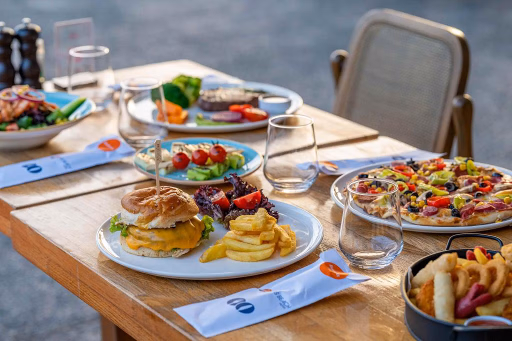 Uras Beach Hotel — 7