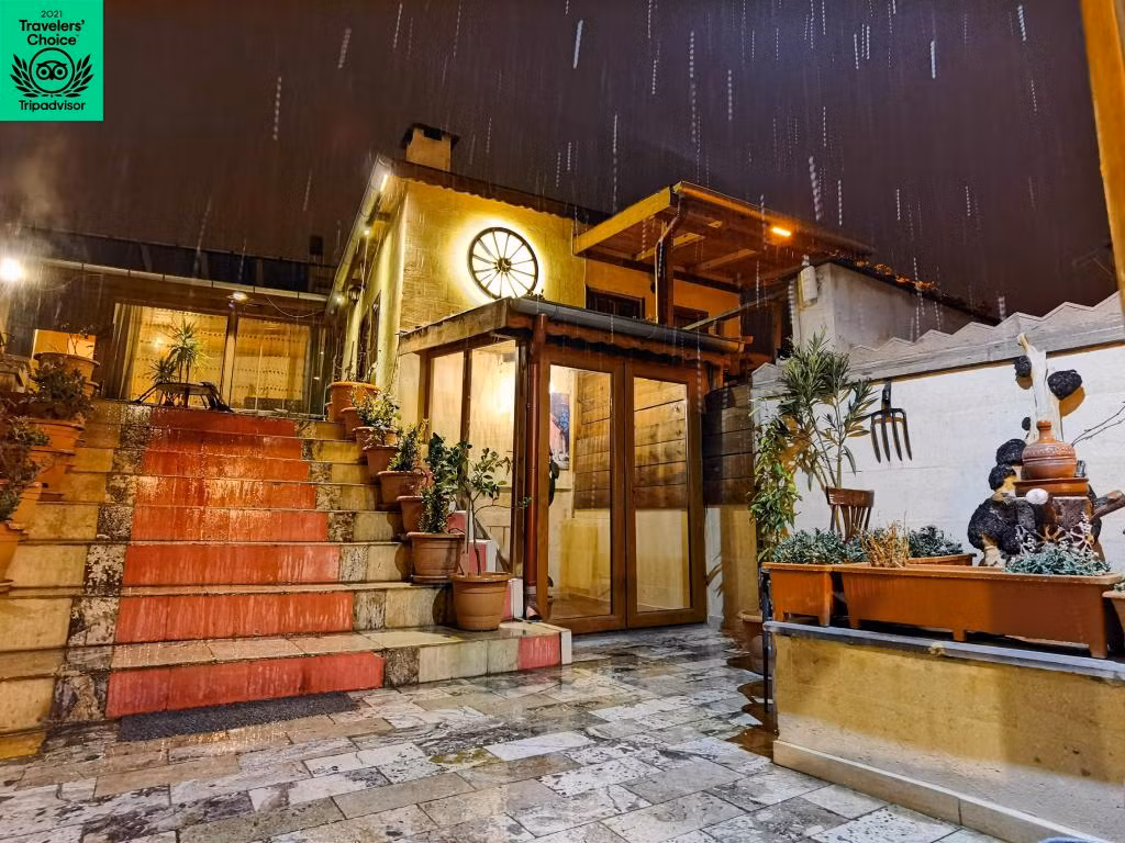 Larissa Cave Hotel — 4