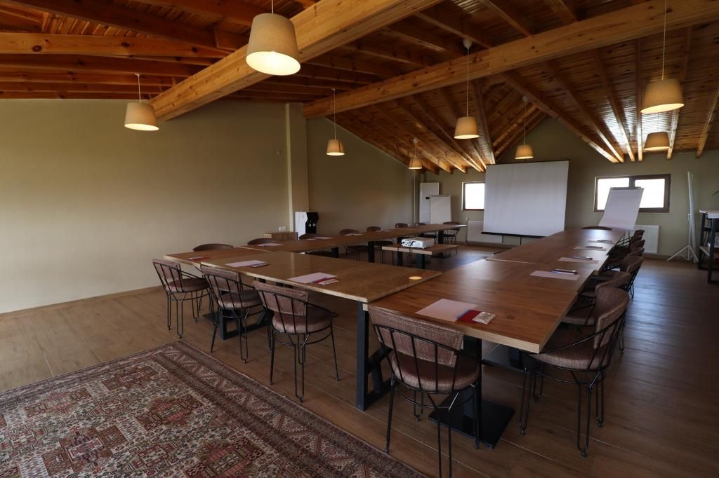 Dessera Vineyards Hotel — 6