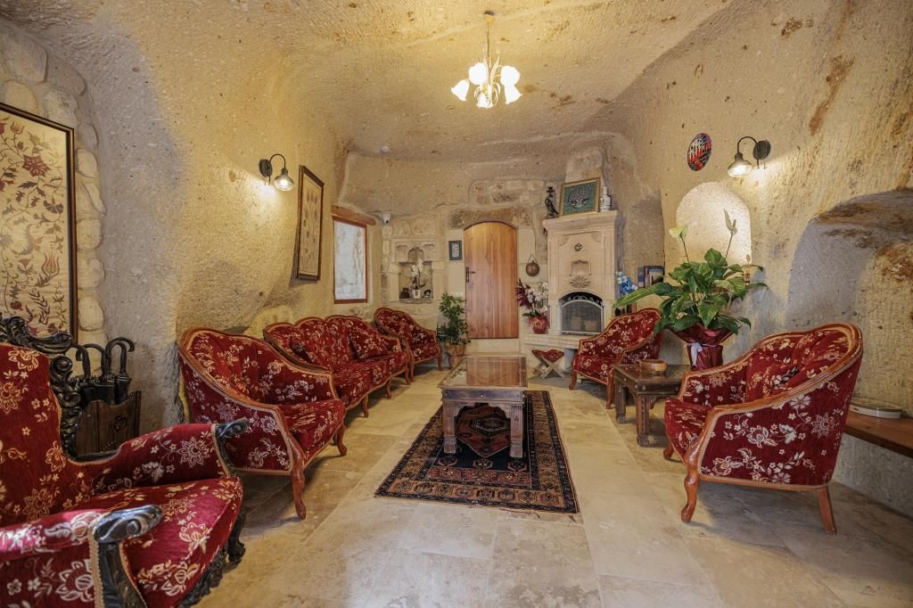 Canyon Cave Hotel — 8