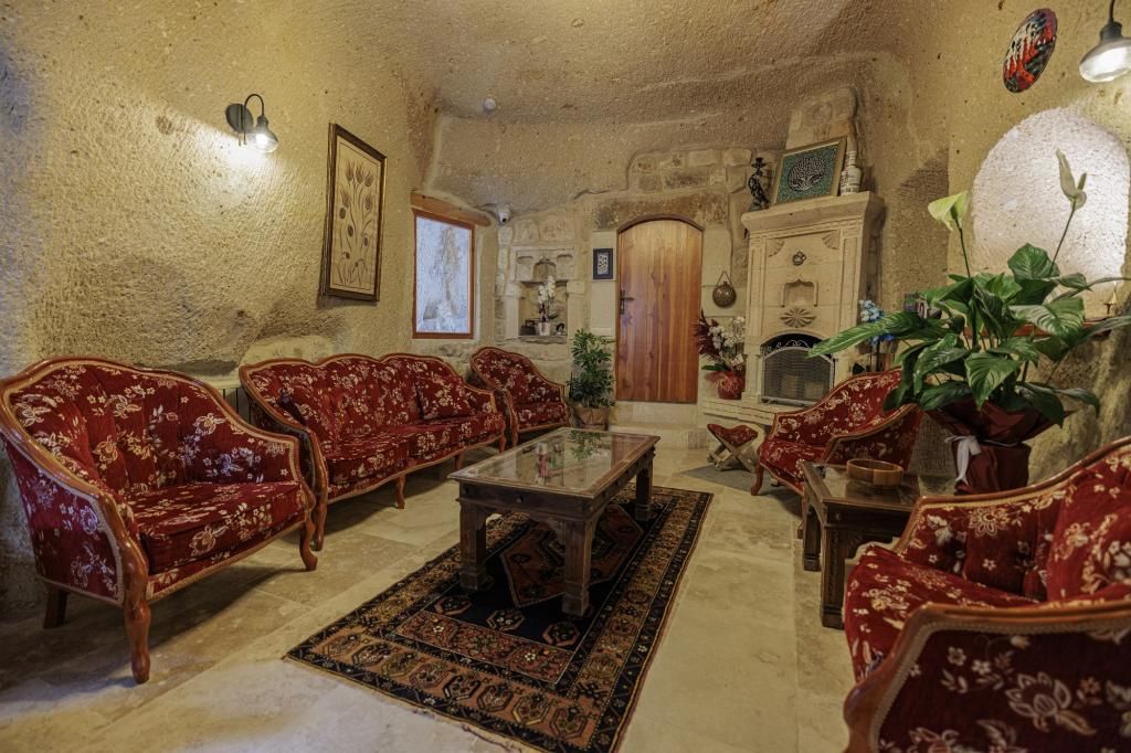 Canyon Cave Hotel — 9