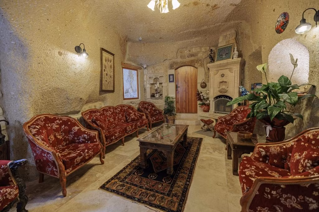 Canyon Cave Hotel — 6