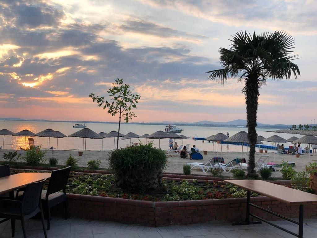 Paradise Island Hotel — 2