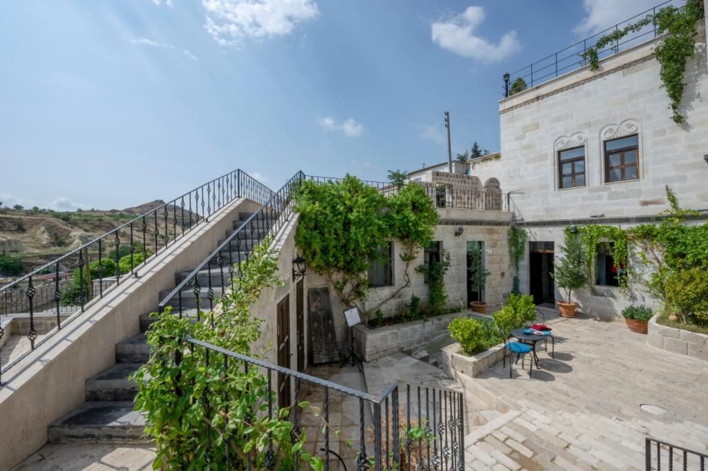 Sinasos Palace Cave Hotel Aşk Ve Mavi Konağı — 6