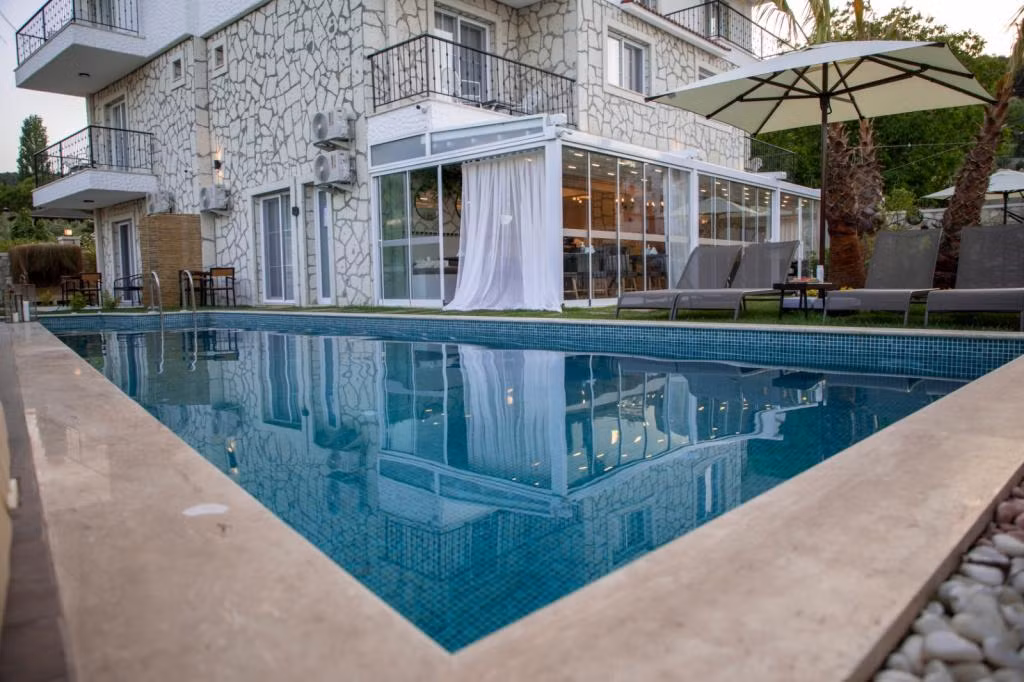 Urla 1867 Hotel — 2
