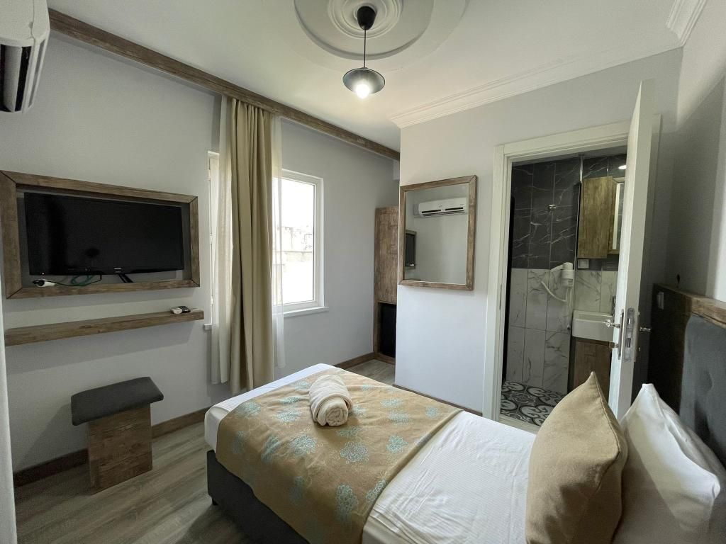 Seven City Hotel — 2